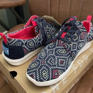Toms shoes sneakers
